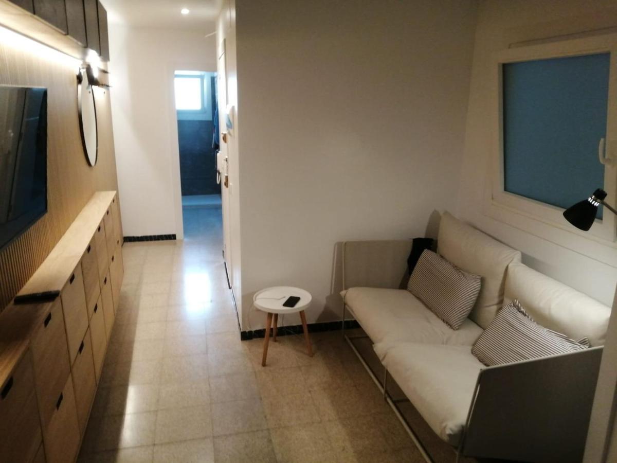 2 Bedroom Large Modern Apartment In Blanes Old Town 50M From The Beach! Bagian luar foto