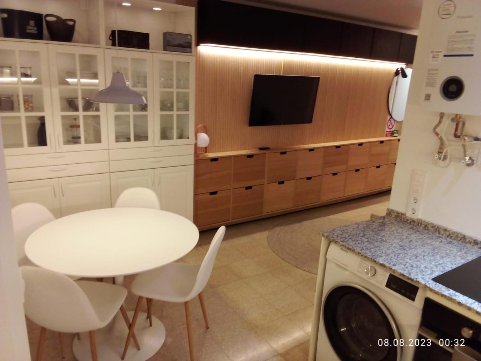 2 Bedroom Large Modern Apartment In Blanes Old Town 50M From The Beach! Bagian luar foto